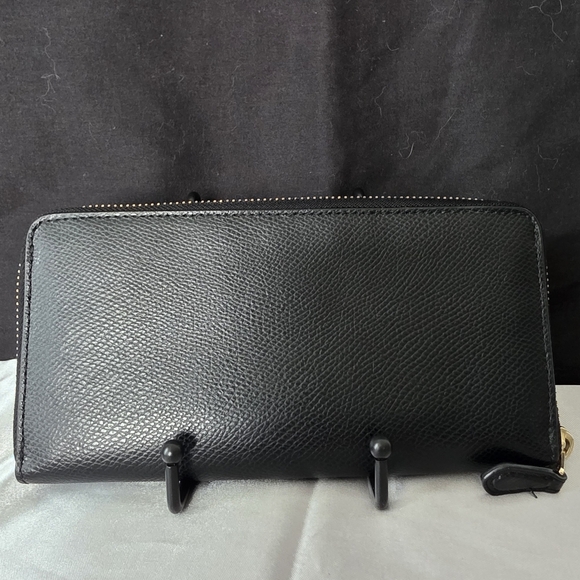 Coach Black Leather Zip Wallet with Gold Logo - Picture 2 of 9